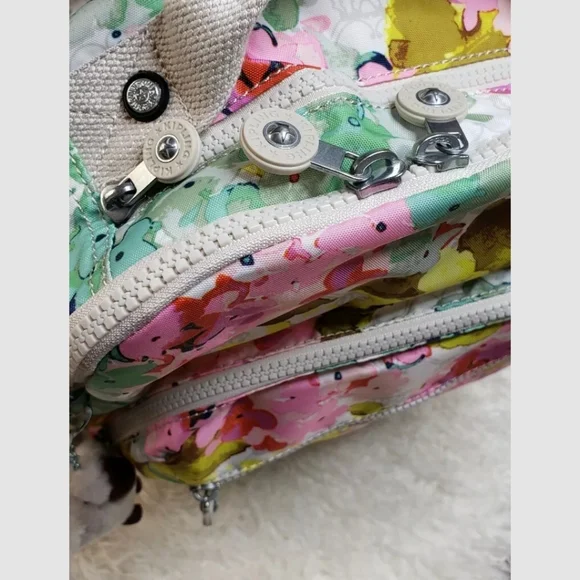 🆕️ Kipling Seoul Luscious Floral White Backpa… - Picture 4 of 7